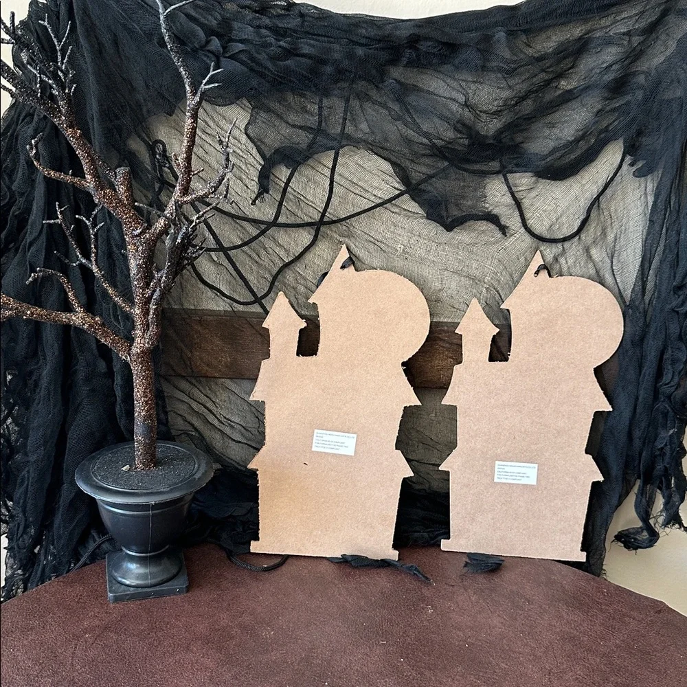 Target Halloween Dead & Breakfast Inn Signs - Black and Orange